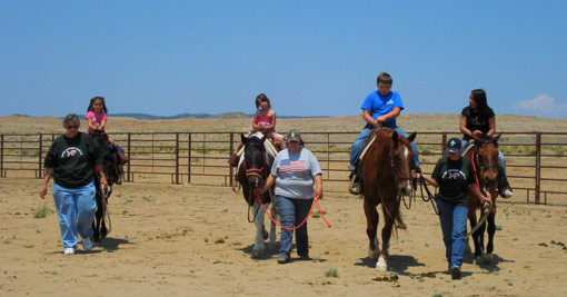 high-praise-ranch-team-builders-horse-riding-walking-01
